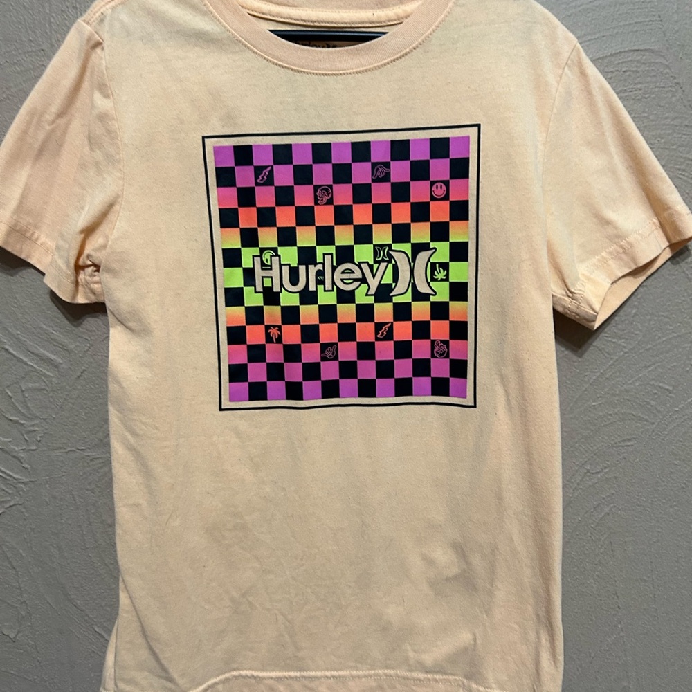Hurley Tee with Vibrant Checkered Graphic